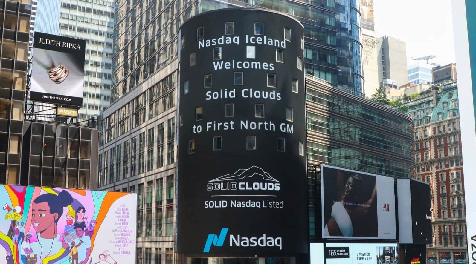 Solid Clouds rings the bell and starts trading